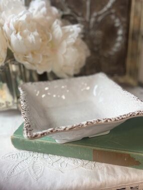 Kim Seybert white square melamine bowl
